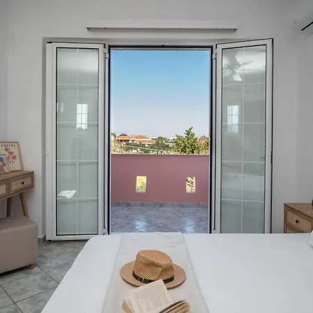 公寓 Spiros Ii & 50m From Center 300m From Ideal For Families And Groups