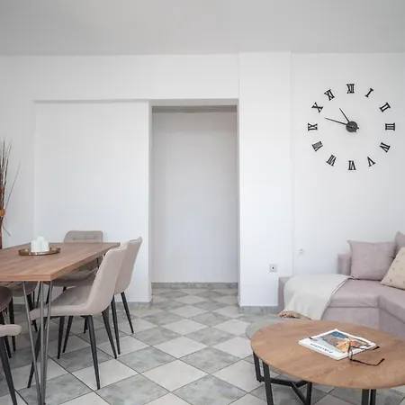 公寓 Spiros Ii & 50m From Center 300m From Ideal For Families And Groups 拉加纳斯