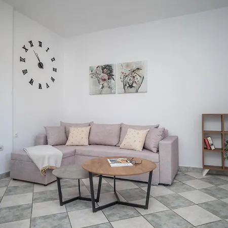 Spiros Ii & 50m From Center 300m From Ideal For Families And Groups 拉加纳斯