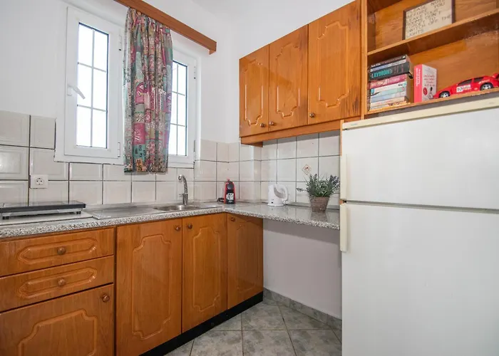 Spiros Ii & 50m From Center 300m From Ideal For Families And Groups Appartement