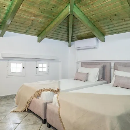 Spiros Ii & 50m From Center 300m From Ideal For Families And Groups Apartment