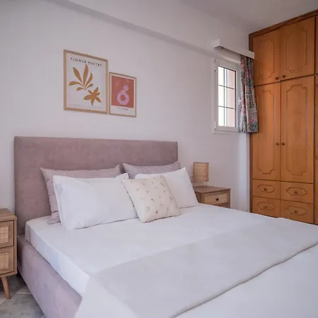 Apartment Spiros Ii & 50m From Center 300m From Ideal For Families And Groups
