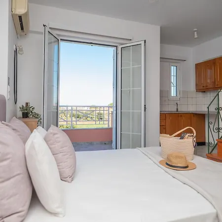 Spiros Ii & 50m From Center 300m From Ideal For Families And Groups Apartment