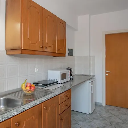 Spiros Ii & 50m From Center 300m From Ideal For Families And Groups דירה לגאנאס