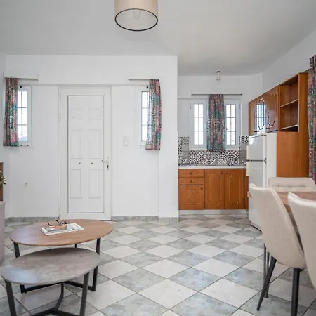 Spiros Ii & 50m From Center 300m From Ideal For Families And Groups Apartment *