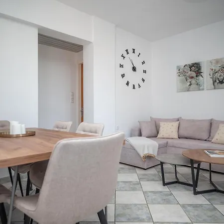 Spiros Ii & 50m From Center 300m From Ideal For Families And Groups