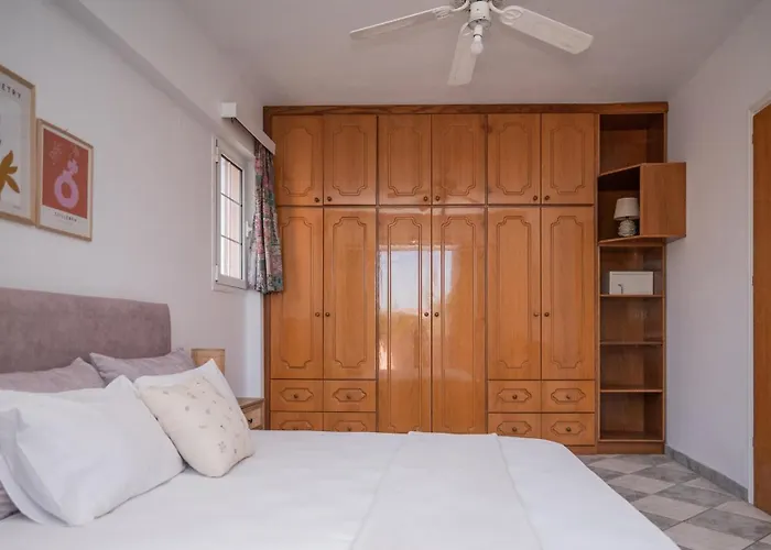 Spiros Ii & 50m From Center 300m From Ideal For Families And Groups