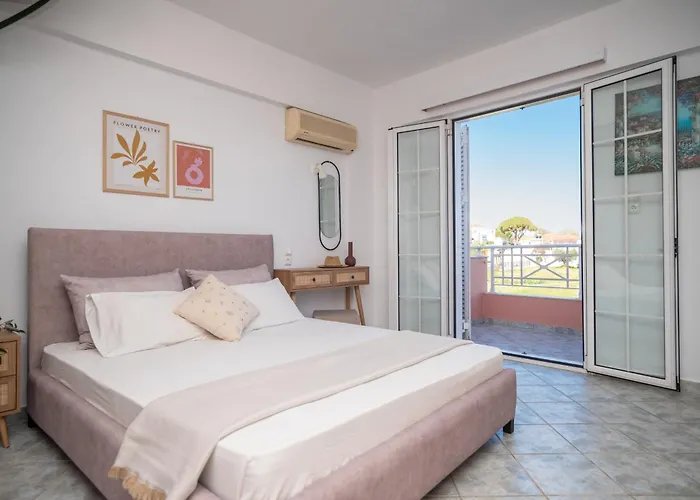 Spiros Ii & 50m From Center 300m From Ideal For Families And Groups Лаганас
