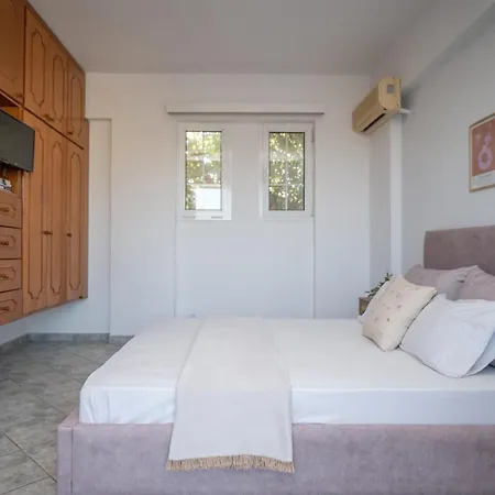 Spiros Ii & 50m From Center 300m From Ideal For Families And Groups 아파트 *