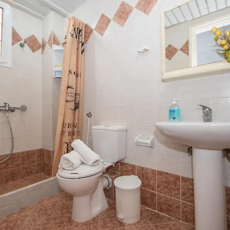 Spiros Ii & 50m From Center 300m From Ideal For Families And Groups Apartament *