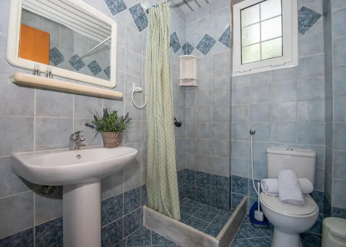 Spiros Ii & 50m From Center 300m From Ideal For Families And Groups